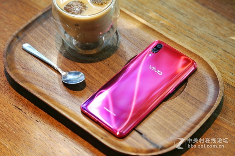 光与影的跃动，vivo X23魅影紫上手赏析