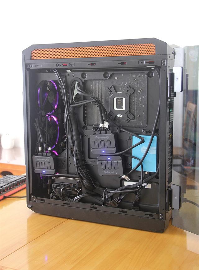 确定是玩电脑吗？不！我是玩灯，骨伽幻影者太酷啦