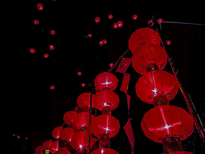 猴赛雷！元宵灯会华为Mate 8啪啪啪