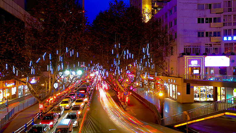 猴赛雷！元宵灯会华为Mate 8啪啪啪