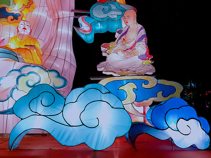 猴赛雷！元宵灯会华为Mate 8啪啪啪