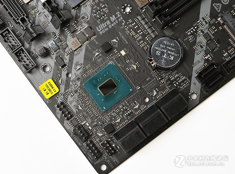 乞丐版X299平台也不错，+四通道内存、GTX1080显卡和半开放式机箱也能飞一会