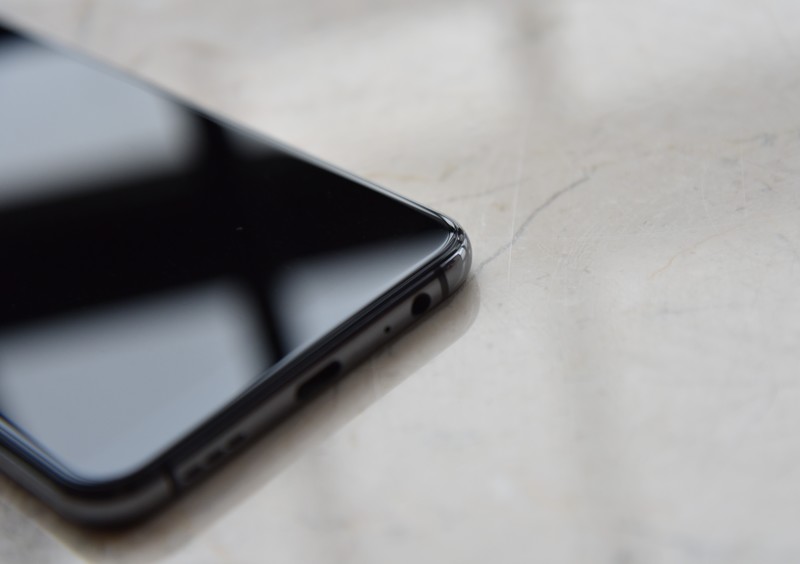 Galaxy A6s：目前最便宜也是最具性价比的星空体育平台手机！