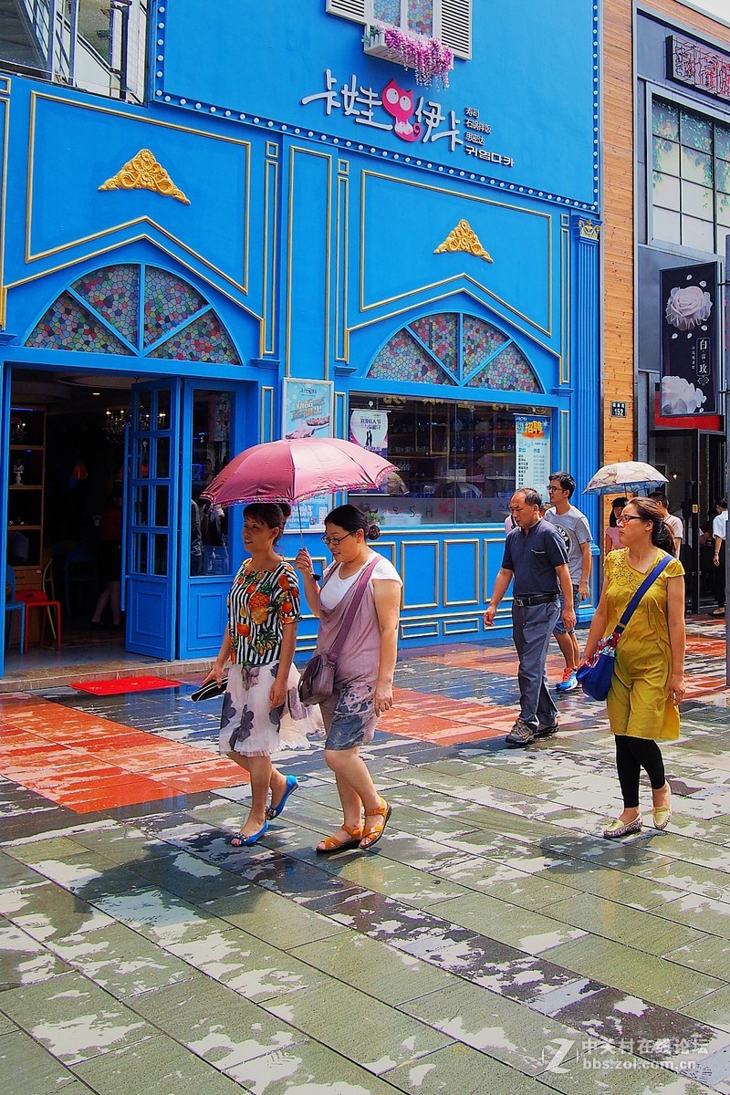 携小相机外出，随手拍街景