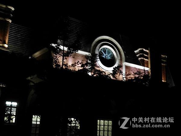 相差10个月手机摄像头拍照对比