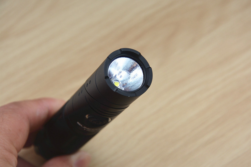 #户外#轻巧便携，可变形的SUNCORE舜光TA10强光手电筒体验