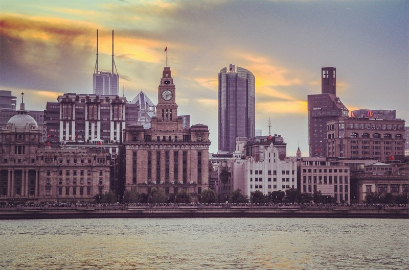 天际线、倒影、圣光……