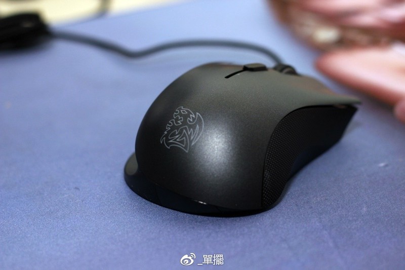 【單擺出品】Tt nemesis复仇者 鼠标品尝