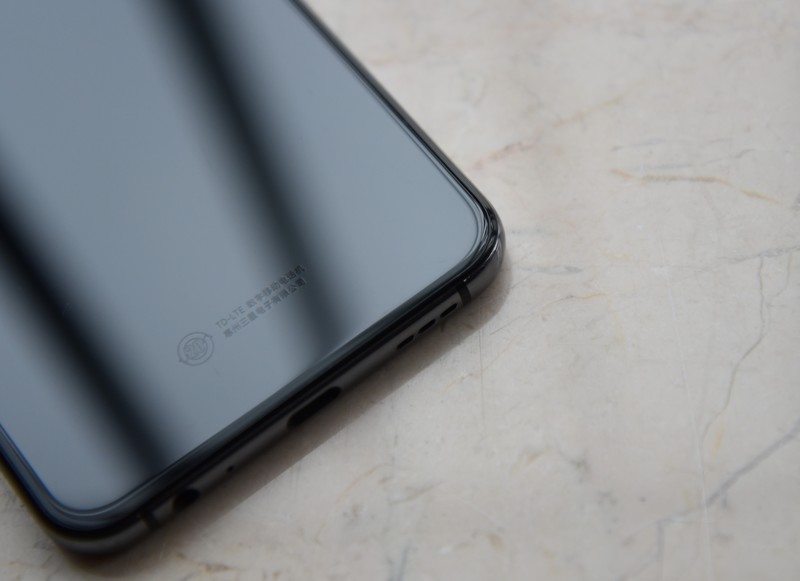 Galaxy A6s：目前最便宜也是最具性价比的星空体育平台手机！