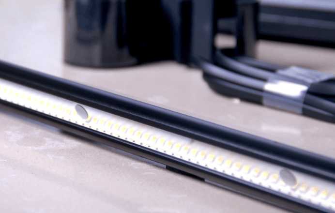 桌子空间小, 台灯占位? 那么你需要这款护眼台灯