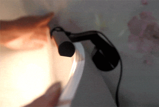 桌子空间小, 台灯占位? 那么你需要这款护眼台灯