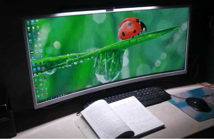 桌子空间小, 台灯占位? 那么你需要这款护眼台灯