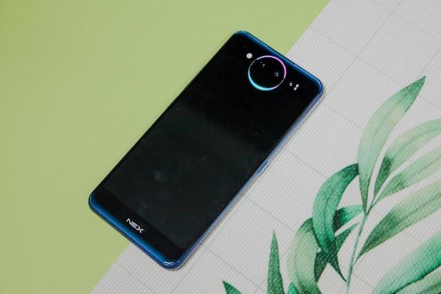 vivo NEX双屏版酣畅性能，诠释真正的文明用语旗舰机