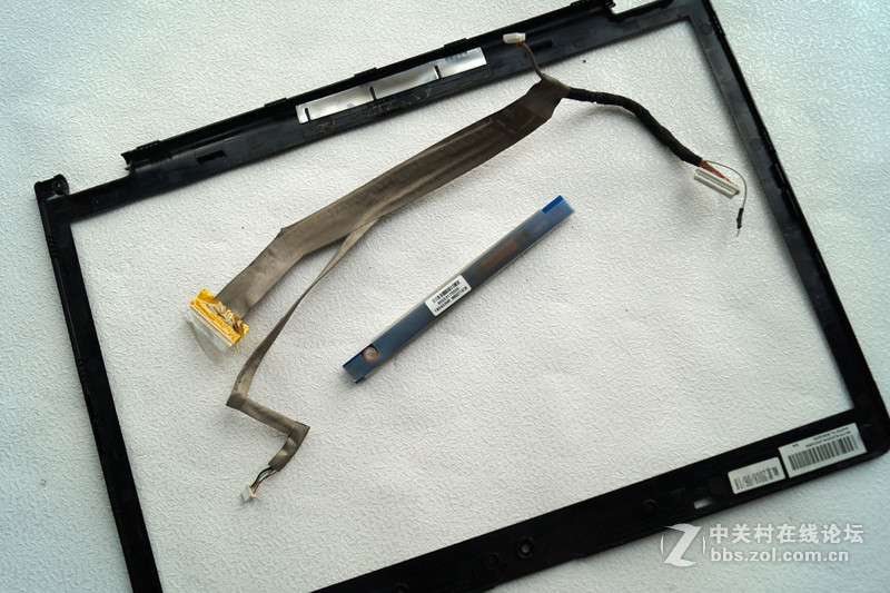 淘汰笔记本屏幕不要弃，改改就能当显示器用了！