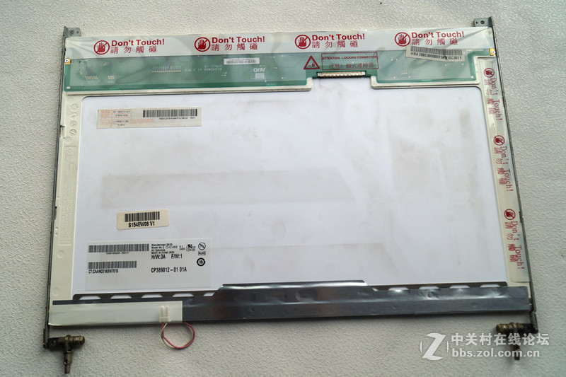 淘汰笔记本屏幕不要弃，改改就能当显示器用了！