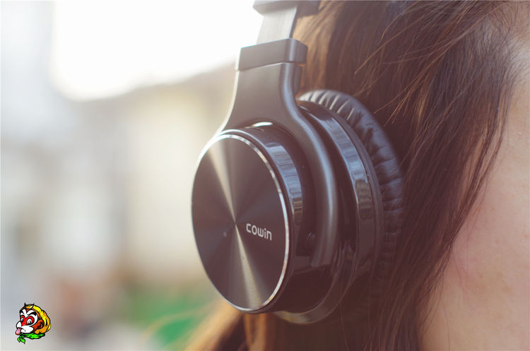 主动降噪+续航30小时+三频均衡，它能挑战BOSE吗