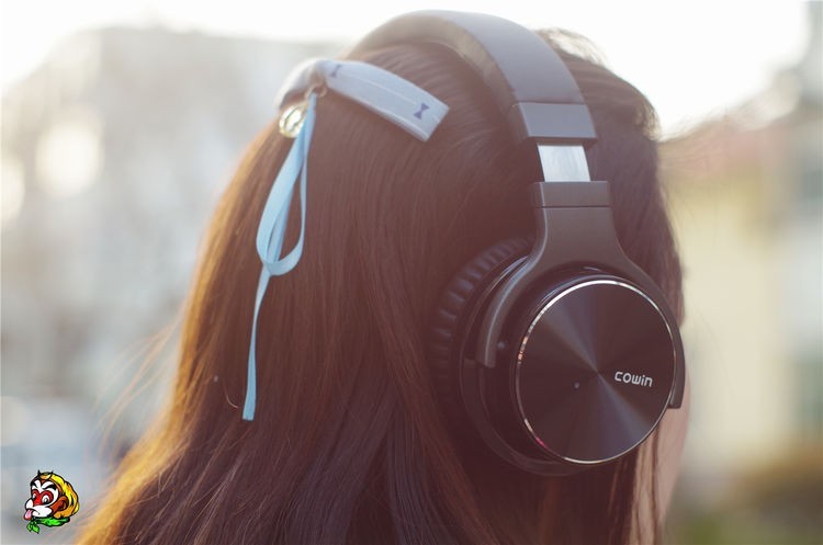 主动降噪+续航30小时+三频均衡，它能挑战BOSE吗