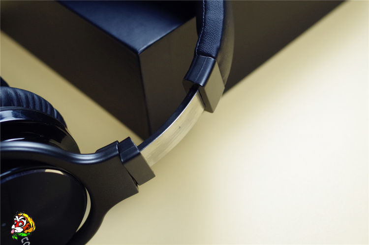 主动降噪+续航30小时+三频均衡，它能挑战BOSE吗