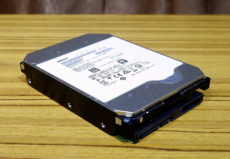 #超大容量 自由存储# HGST 10TB NAS硬盘开箱及性能详测