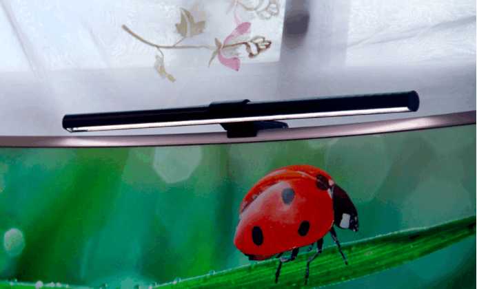 桌子空间小, 台灯占位? 那么你需要这款护眼台灯