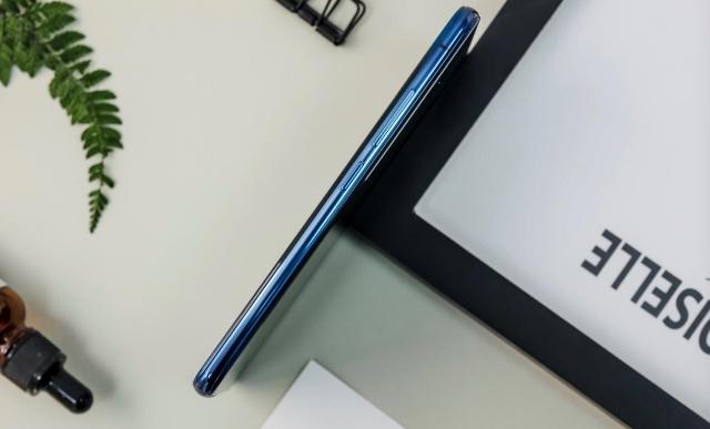 vivo NEX双屏版酣畅性能，诠释真正的文明用语旗舰机