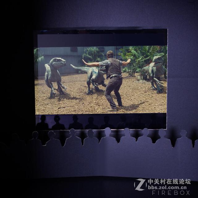 #每日话题#一张纸板让你用手机看影片有更高层次的效果