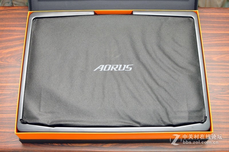 AORUS X7 V6 挑战旗舰桌机、效能散热再进化