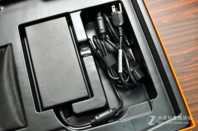 AORUS X7 V6 挑战旗舰桌机、效能散热再进化