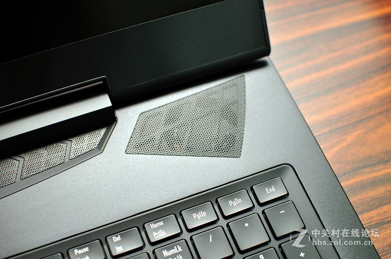 AORUS X7 V6 挑战旗舰桌机、效能散热再进化