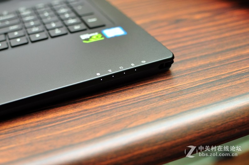 AORUS X7 V6 挑战旗舰桌机、效能散热再进化