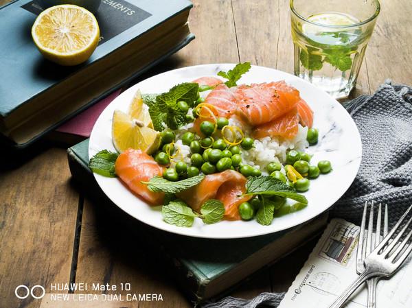 华为Mate10评测：徕卡/保时捷加持 颜值性能超棒