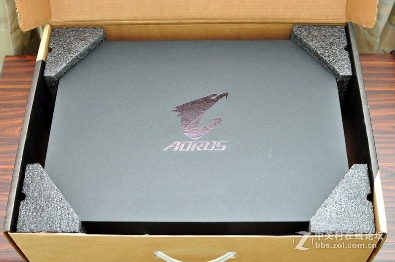 AORUS X7 V6 挑战旗舰桌机、效能散热再进化