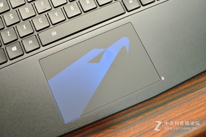 AORUS X7 V6 挑战旗舰桌机、效能散热再进化