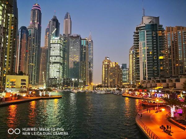 华为Mate10评测：徕卡/保时捷加持 颜值性能超棒