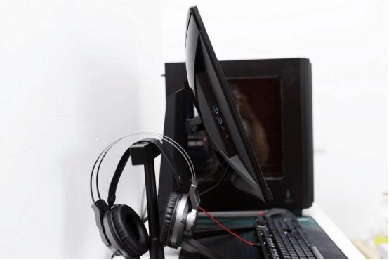 吃鸡还能玩出新花样？微星OPTIX MPG27CQ显示器专业吃鸡“助手”