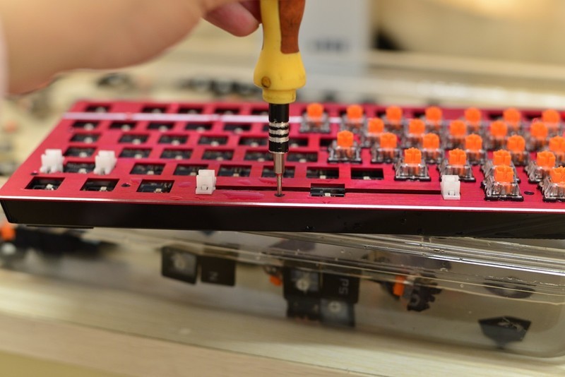 机械键盘不怕水？防水机械键盘迪摩F8拆解