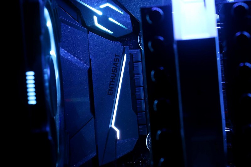 新年就用新电脑，Intel i7-7700K + Z270 首发装机！