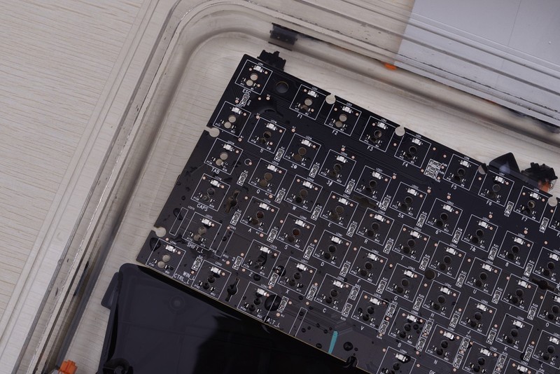 机械键盘不怕水？防水机械键盘迪摩F8拆解