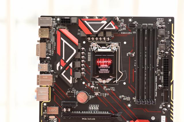 有点猛，千元级Z370主板暴击5.3G