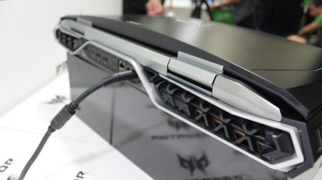 宏碁掠夺者21X上手：曲面屏+双GTX1080好猛烈