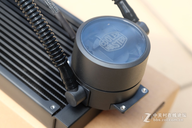 第一次用上高端水冷,大脑在颤抖.