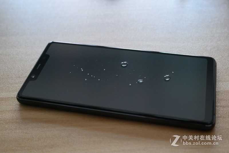 可承担小米1999元经典售价的重任！小米8 SE小屏旗舰评测