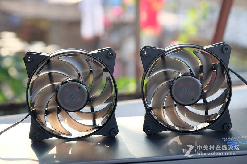 第一次用上高端水冷,大脑在颤抖.