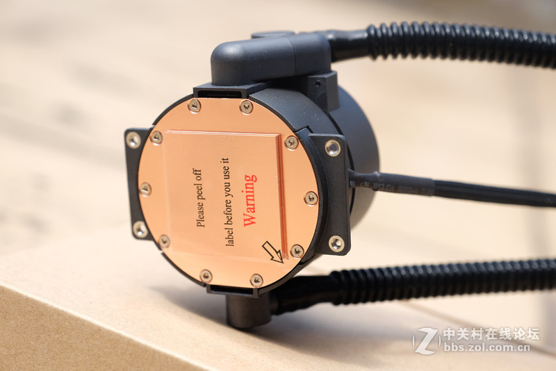 第一次用上高端水冷,大脑在颤抖.