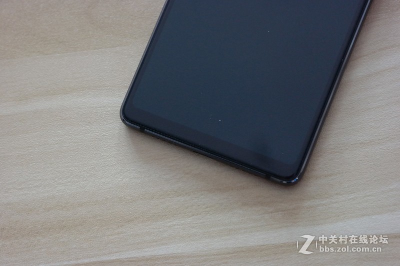 可承担小米1999元经典售价的重任！小米8 SE小屏旗舰评测