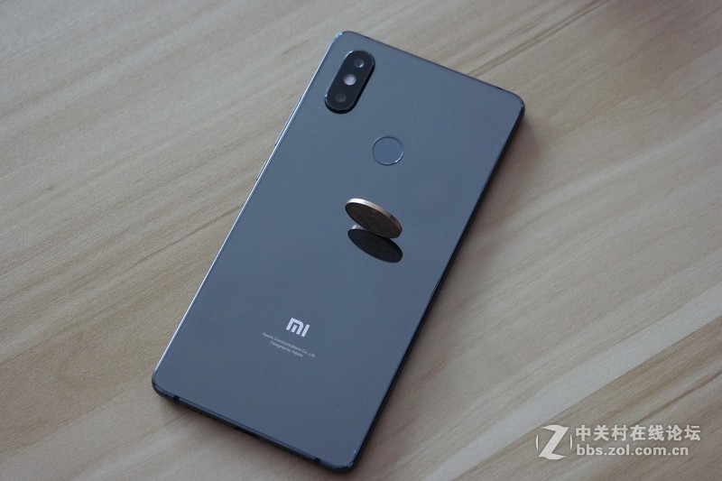 可承担小米1999元经典售价的重任！小米8 SE小屏旗舰评测