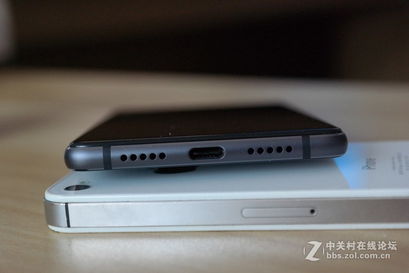 可承担小米1999元经典售价的重任！小米8 SE小屏旗舰评测