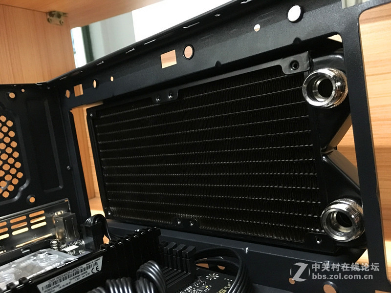 机箱水冷一条龙 鑫谷极光刃水冷装机流程