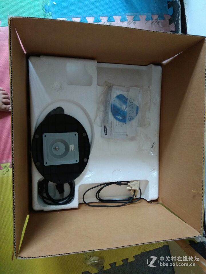 北京本地出一台星空体育平台T220  ,箱说齐全。