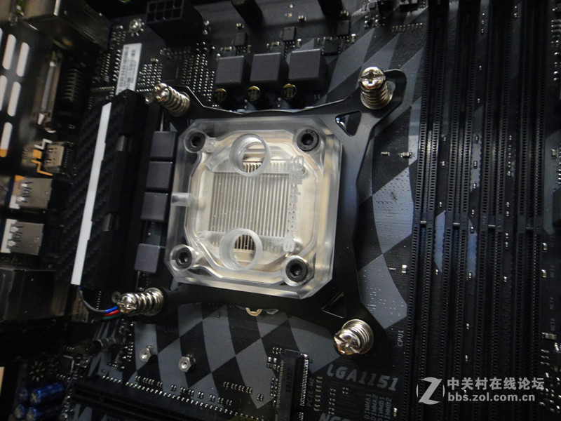 机箱水冷一条龙 鑫谷极光刃水冷装机流程